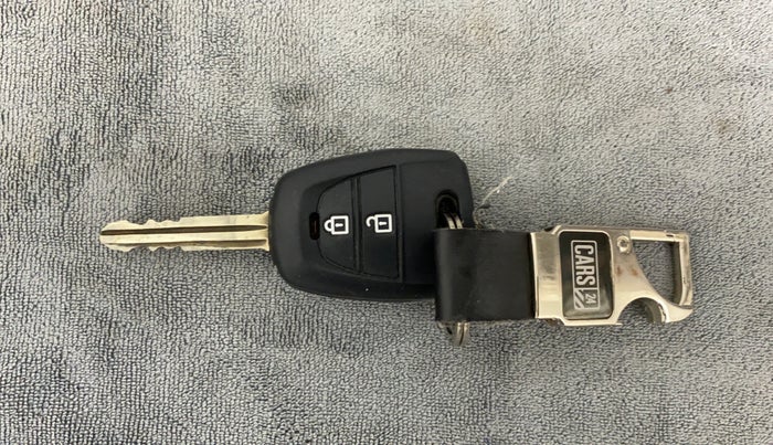 2017 Hyundai Grand i10 MAGNA 1.2 KAPPA VTVT, CNG, Manual, 34,332 km, Key Close Up