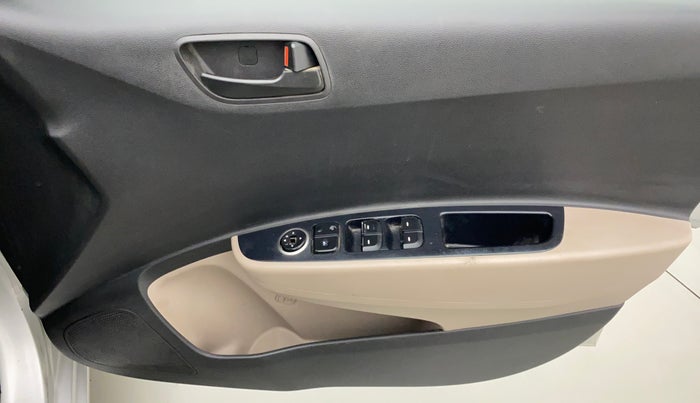 2017 Hyundai Grand i10 MAGNA 1.2 KAPPA VTVT, CNG, Manual, 34,332 km, Driver Side Door Panels Control