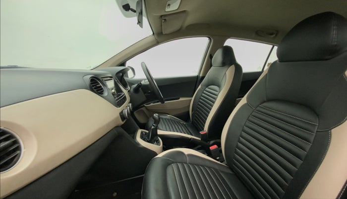 2017 Hyundai Grand i10 MAGNA 1.2 KAPPA VTVT, CNG, Manual, 34,332 km, Right Side Front Door Cabin