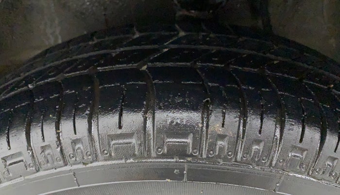 2017 Maruti Alto 800 LXI, Petrol, Manual, 42,417 km, Left Front Tyre Tread