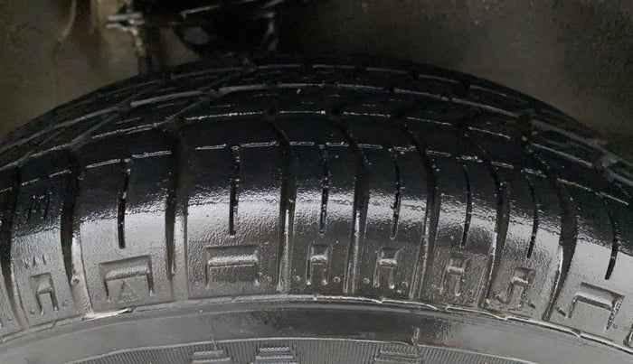 2017 Maruti Alto 800 LXI, Petrol, Manual, 42,417 km, Right Front Tyre Tread