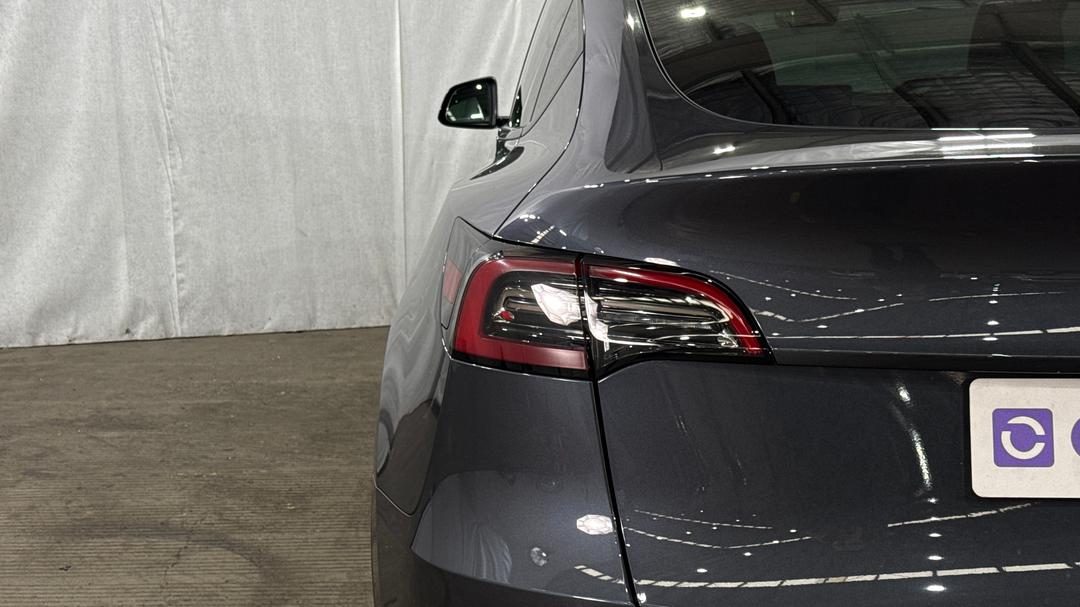 2023 Tesla Model Y Long Range, Automatic, 34369 km, Badge (Boot Left Side)