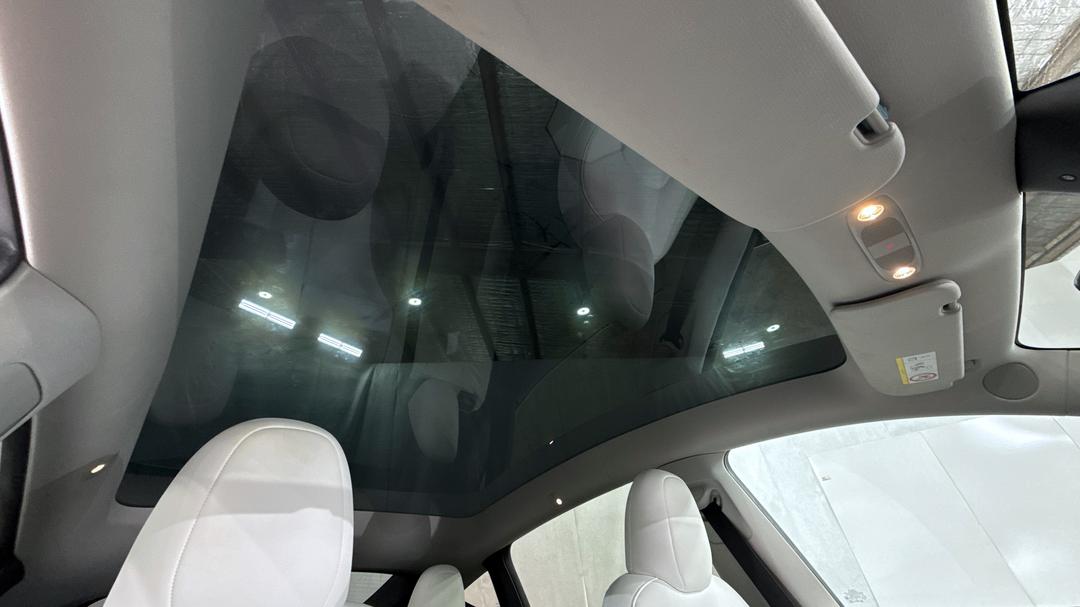 2023 Tesla Model Y Long Range, Automatic, 34369 km, Interior Sunroof/Moonroof
