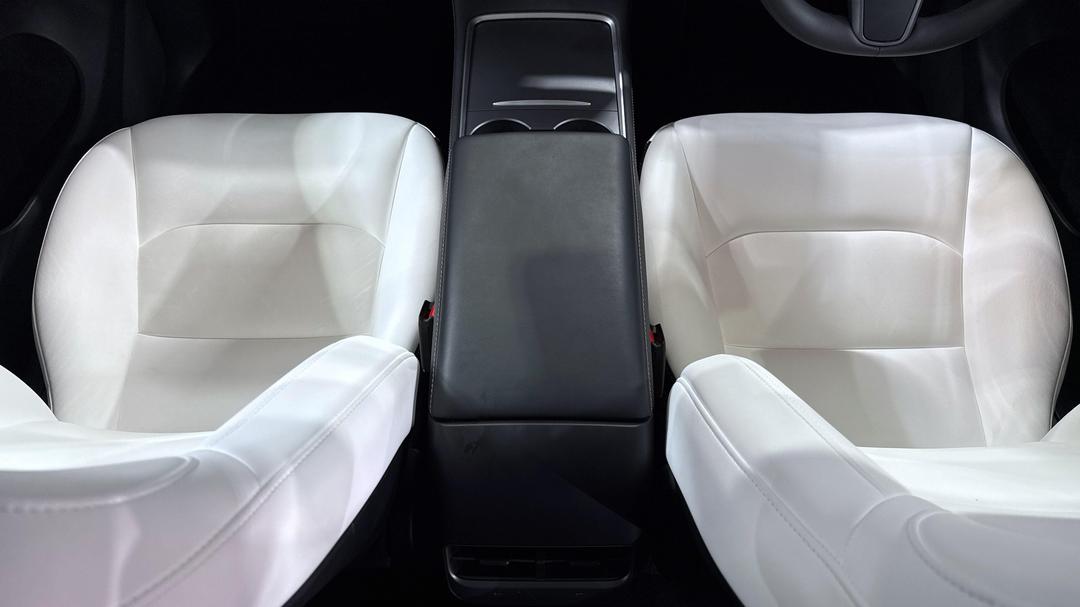 2023 Tesla Model Y Long Range, Automatic, 34369 km, Center Console