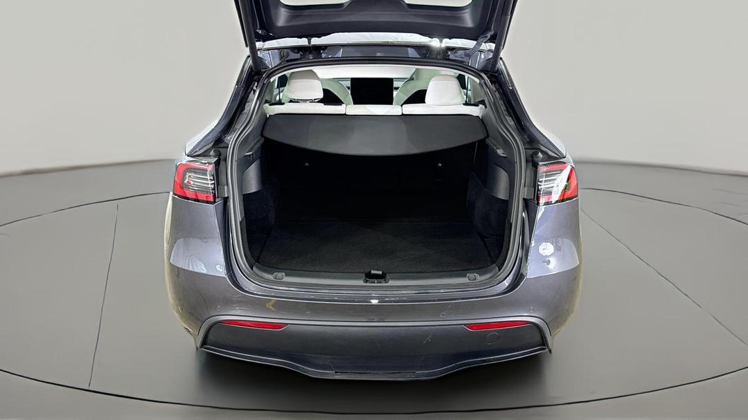 2023 Tesla Model Y Long Range, Automatic, 34369 km, Boot Inside View