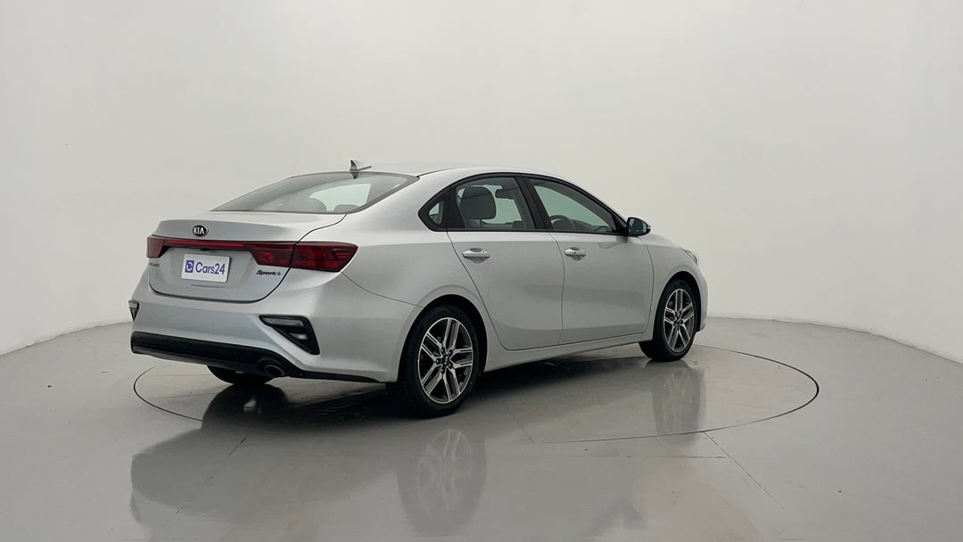 Right Back Diagonal (45- Degree) View