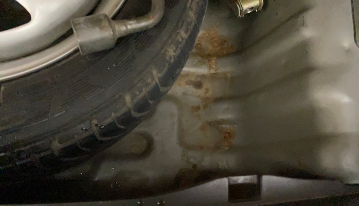 2013 Hyundai Santro Xing GL PLUS, Petrol, Manual, 35,198 km, Boot floor - Slight discoloration