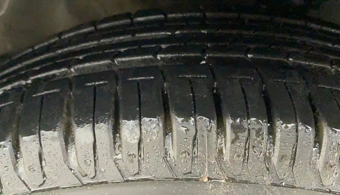 2013 Hyundai Santro Xing GL PLUS, Petrol, Manual, 35,198 km, Left Front Tyre Tread