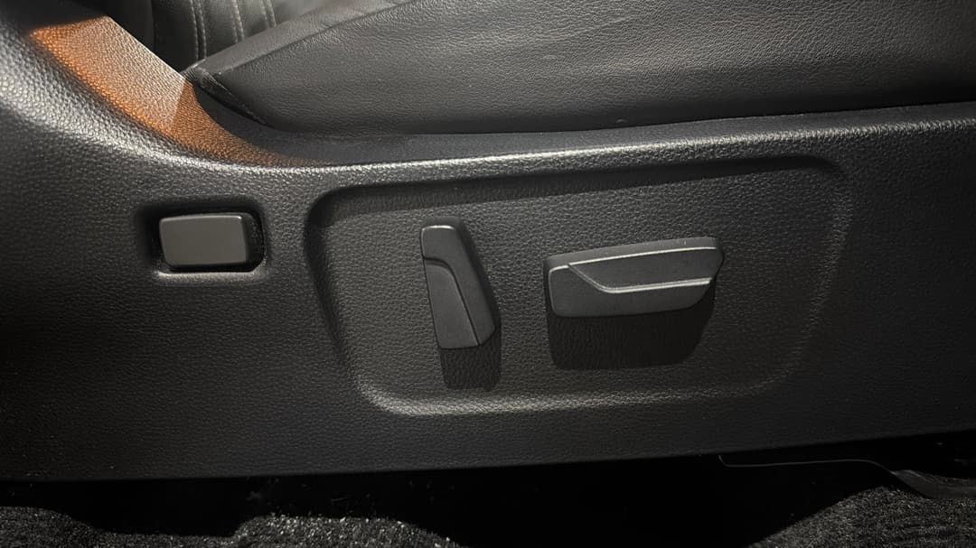2021 Isuzu MU-X Ls-t (4x4), Automatic, 54560 km, Drivers Side Adjustment Panel