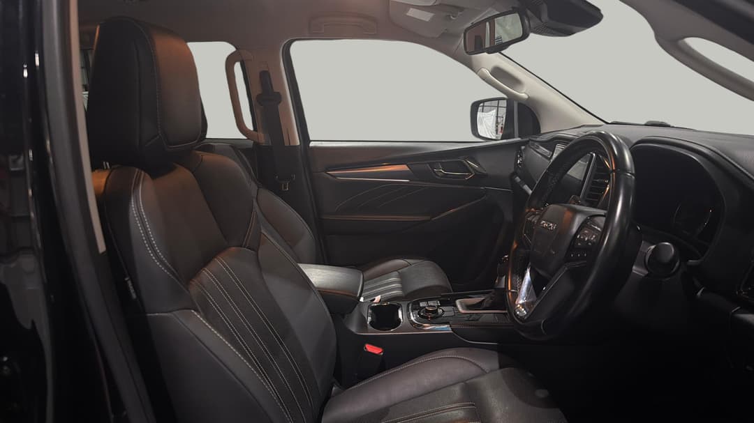 2021 Isuzu MU-X Ls-t (4x4), Automatic, 54560 km, Right Side Front Door Cabin View