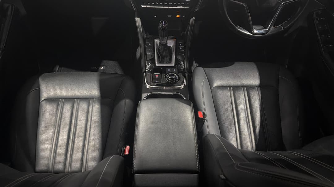 2021 Isuzu MU-X Ls-t (4x4), Automatic, 54560 km, Center Console