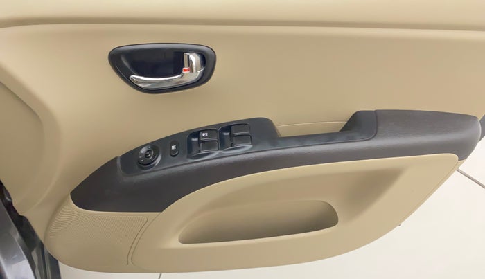 2013 Hyundai i10 SPORTZ 1.2, Petrol, Manual, 49,061 km, Driver Side Door Panels Control