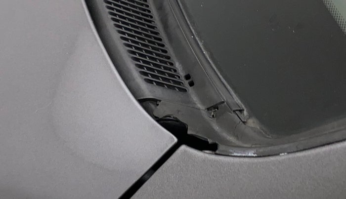 2013 Hyundai i10 SPORTZ 1.2, Petrol, Manual, 49,061 km, Bonnet (hood) - Cowl vent panel has minor damage