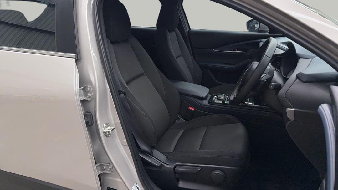 2025 Mazda CX-30 G20 Evolve (FWD), Automatic, 15815 km, Right Side Front Door Cabin View