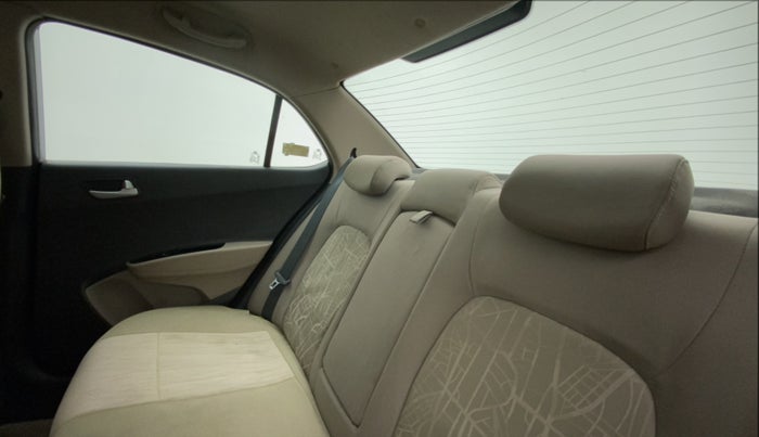 2014 Hyundai Xcent S 1.2, Petrol, Manual, 78,740 km, Right Side Rear Door Cabin