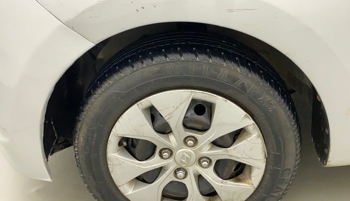 2014 Hyundai Xcent S 1.2, Petrol, Manual, 78,740 km, Left fender - Lining loose