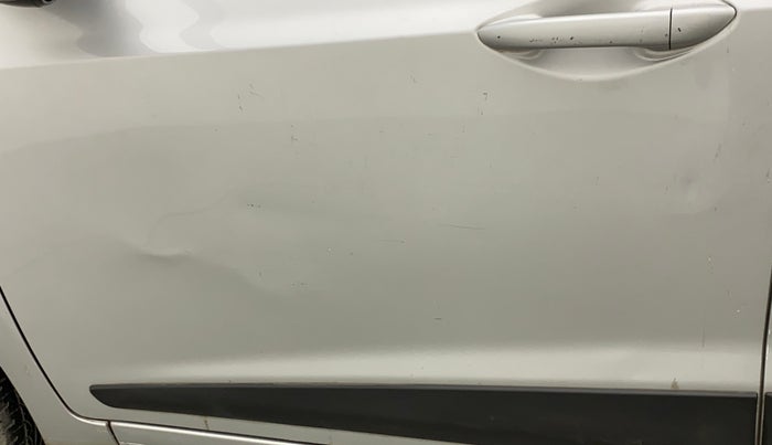 2014 Hyundai Xcent S 1.2, Petrol, Manual, 78,740 km, Front passenger door - Minor scratches