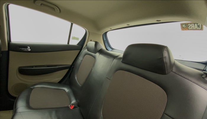 2013 Hyundai i20 MAGNA (O) 1.2, Petrol, Manual, 38,706 km, Right Side Rear Door Cabin