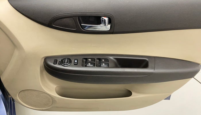 2013 Hyundai i20 MAGNA (O) 1.2, Petrol, Manual, 38,706 km, Driver Side Door Panels Control