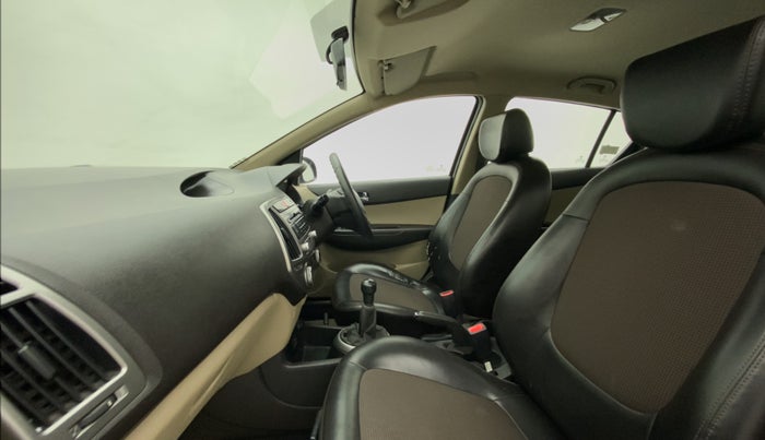 2013 Hyundai i20 MAGNA (O) 1.2, Petrol, Manual, 38,706 km, Right Side Front Door Cabin