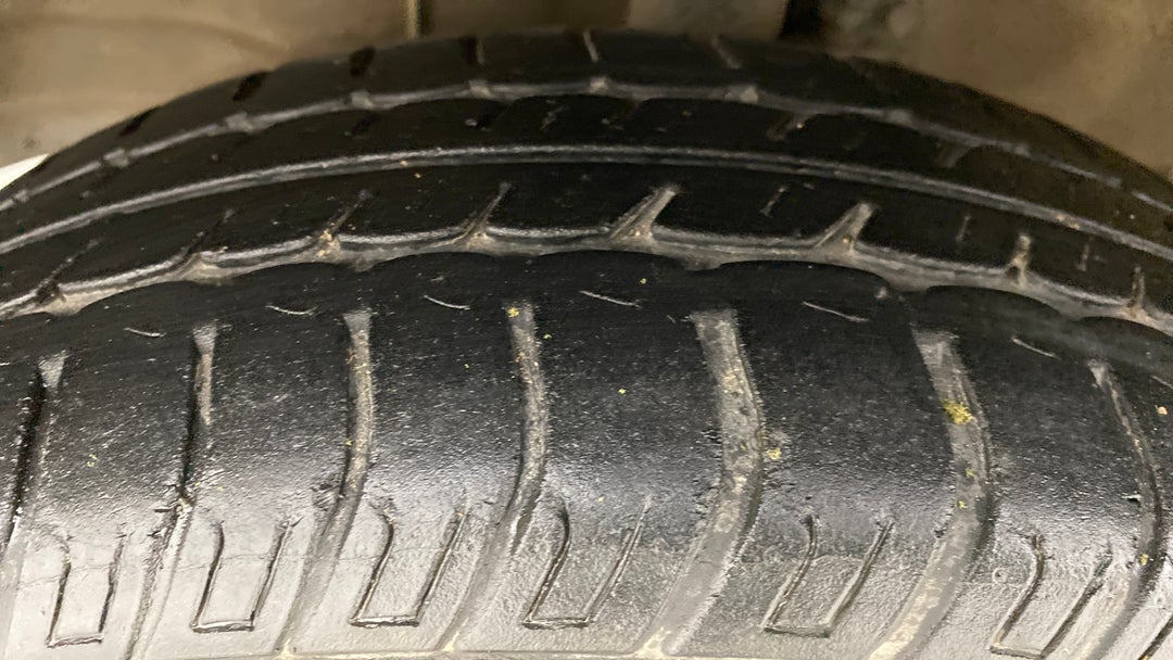 Left Front Tyre Tread