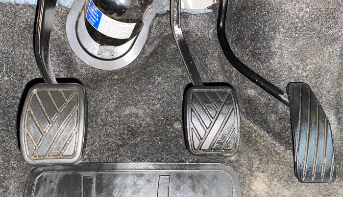 2018 Maruti Wagon R 1.0 VXI OPT, Petrol, Manual, 29,592 km, Pedals