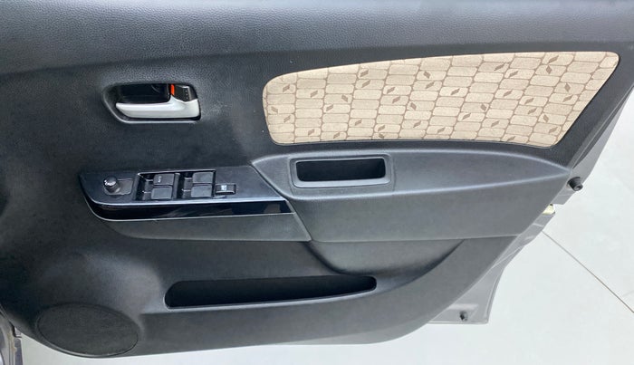 2018 Maruti Wagon R 1.0 VXI OPT, Petrol, Manual, 29,592 km, Driver Side Door Panels Control