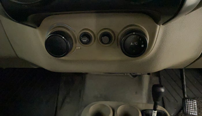 2018 Mahindra Thar CRDE 4X4 AC, Diesel, Manual, 64,643 km, AC Unit - Minor issue in the heater switch