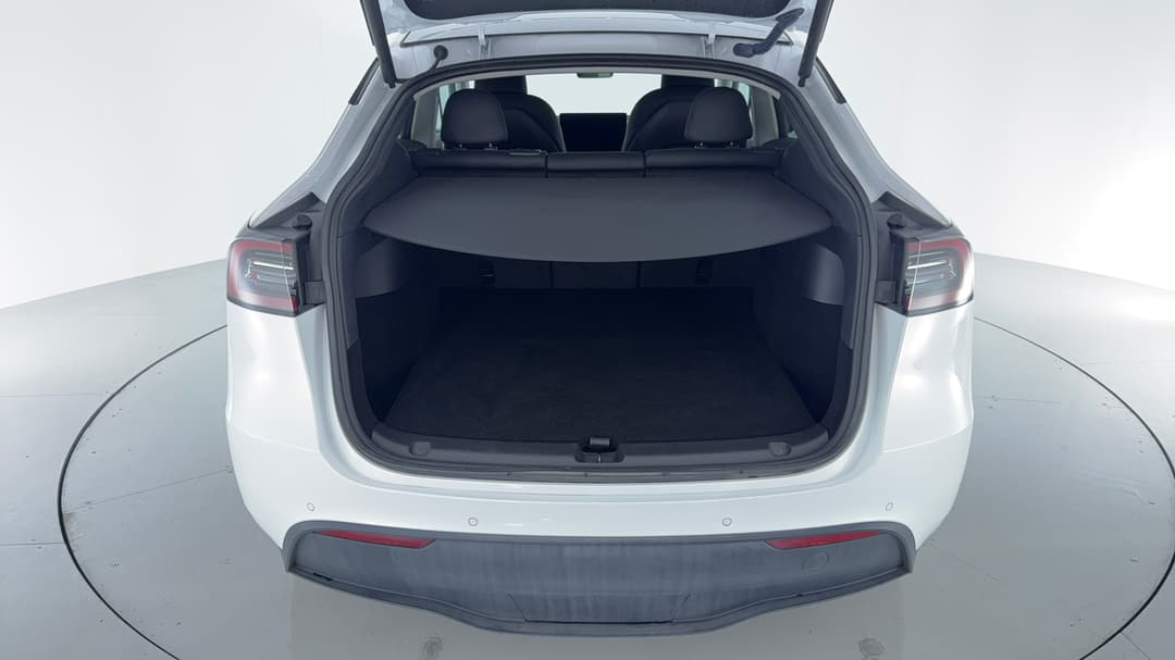 2023 Tesla Model Y Long Range, Automatic, 48588 km, Boot Inside View