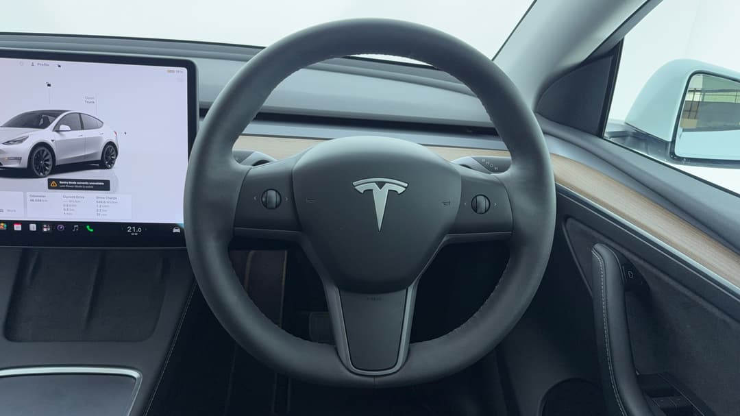 2023 Tesla Model Y Long Range, Automatic, 48588 km, Steering Wheel Close-up