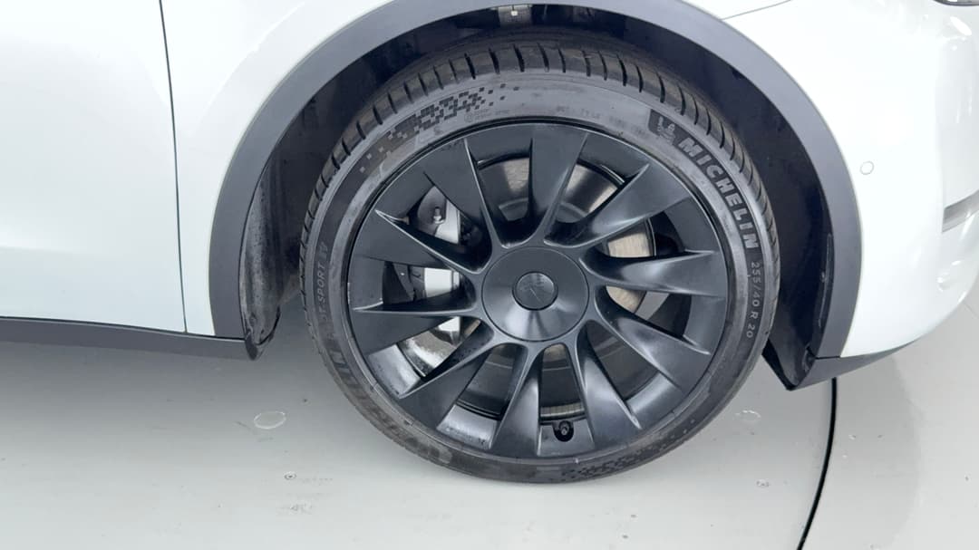 2023 Tesla Model Y Long Range, Automatic, 48588 km, Right Front Wheel