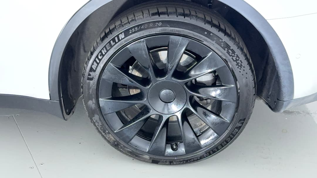 2023 Tesla Model Y Long Range, Automatic, 48588 km, Left Rear Wheel