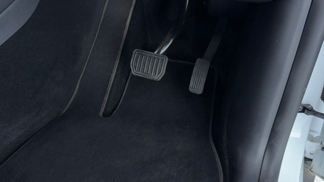2023 Tesla Model Y Long Range, Automatic, 48588 km, Pedals and Footmat