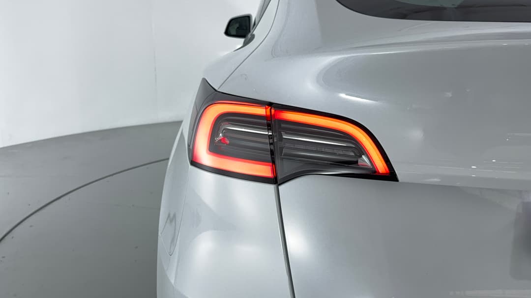 2023 Tesla Model Y Long Range, Automatic, 48588 km, Badge (Boot Left Side)