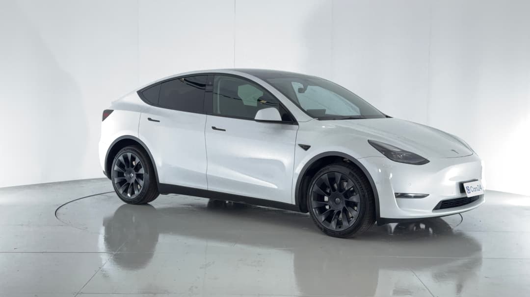 2023 Tesla Model Y Long Range, Automatic, 48588 km, Right Front Diagonal (45- Degree) View