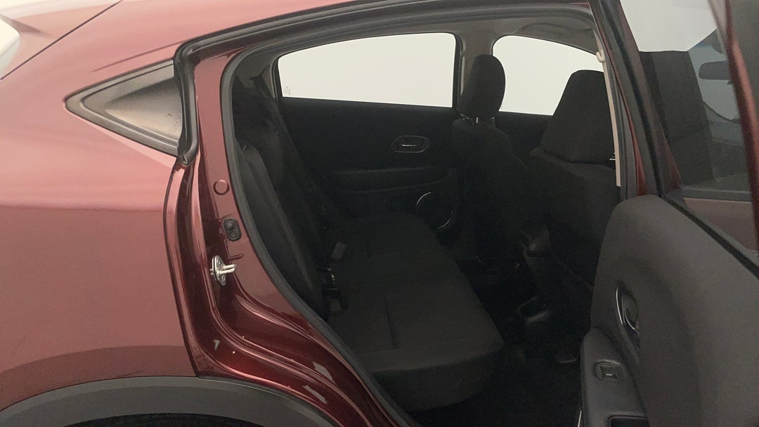 2016 Honda HR-V Vti-s, Automatic, 100293 km, Right Side Rear Door Cabin View