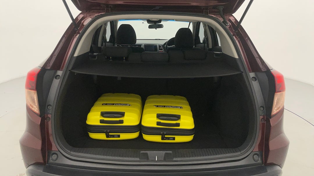 2016 Honda HR-V Vti-s, Automatic, 100293 km, Boot Inside View with Luggage