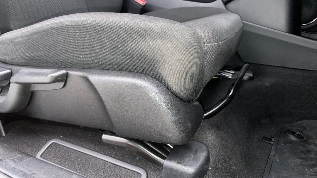 2016 Honda HR-V Vti-s, Automatic, 100293 km, Drivers Side Adjustment Panel