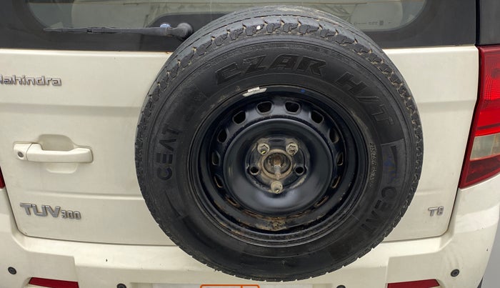 2016 Mahindra TUV300 T8, Diesel, Manual, 74,241 km, Spare Tyre