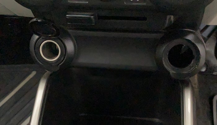 2019 Maruti IGNIS DELTA 1.2, Petrol, Manual, 27,213 km, Dashboard - Charger not working