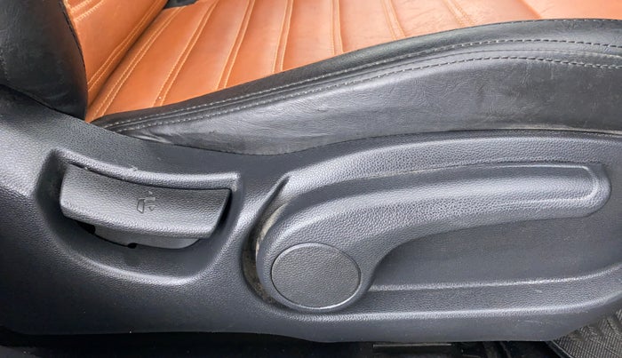 2017 Hyundai Elite i20 ASTA 1.2 DUAL TONE, Petrol, Manual, 18,352 km, Driver Side Adjustment Panel