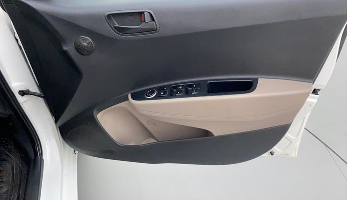 2015 Hyundai Grand i10 MAGNA 1.2 KAPPA VTVT, Petrol, Manual, 77,020 km, Driver Side Door Panels Control