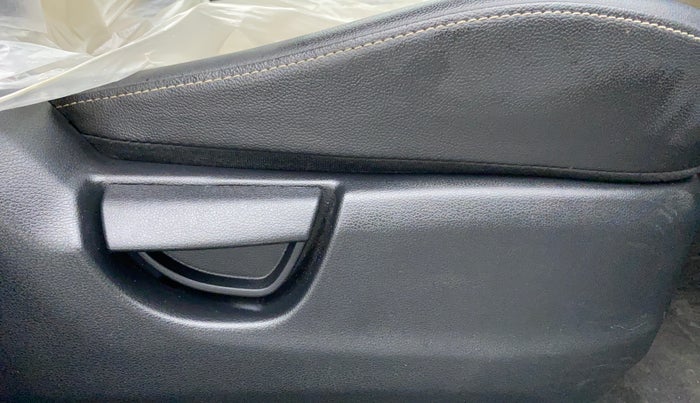2019 Hyundai NEW SANTRO 1.1 ERA EXICUTIVE, Petrol, Manual, 14,747 km, Driver Side Adjustment Panel