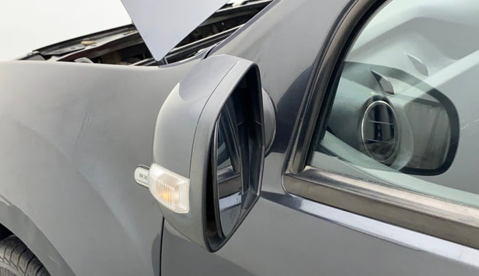 2016 Renault Duster RXL PETROL, Petrol, Manual, 23,137 km, Left rear-view mirror - Folding motor not working