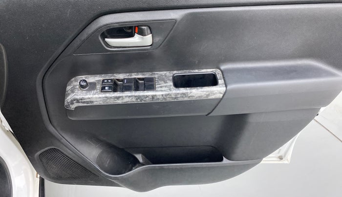 2020 Maruti New Wagon-R VXI 1.0, Petrol, Manual, 52,768 km, Driver Side Door Panels Control