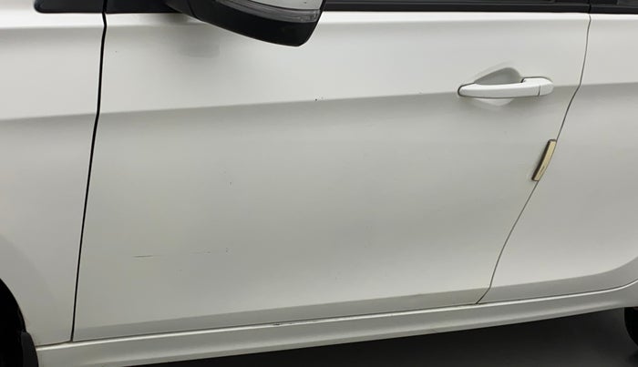 2018 Tata Tiago XZ PETROL, Petrol, Manual, 93,376 km, Front passenger door - Slight discoloration