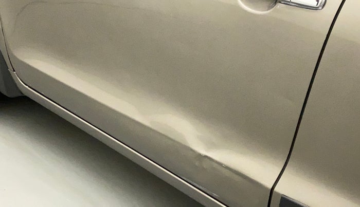 2019 Maruti Baleno ALPHA PETROL 1.2, Petrol, Manual, 83,303 km, Front passenger door - Minor scratches