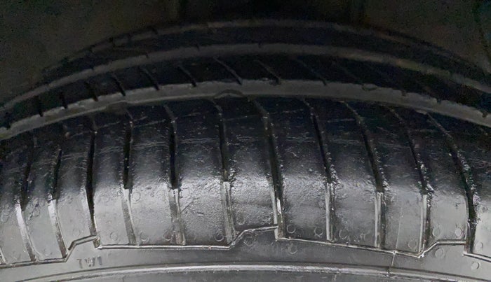 2014 Hyundai i20 SPORTZ 1.4 CRDI, Diesel, Manual, 62,542 km, Right Front Tyre Tread