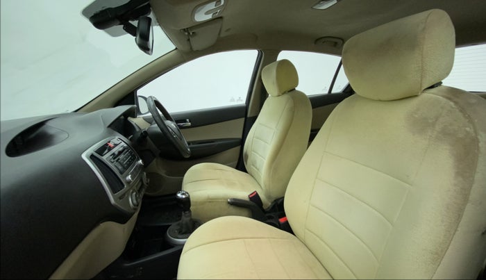2014 Hyundai i20 SPORTZ 1.4 CRDI, Diesel, Manual, 62,542 km, Right Side Front Door Cabin