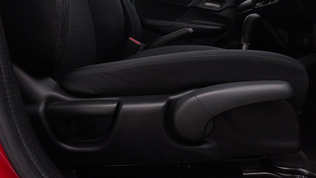 2019 Honda Jazz Vti, Automatic, 108144 km, Drivers Side Adjustment Panel